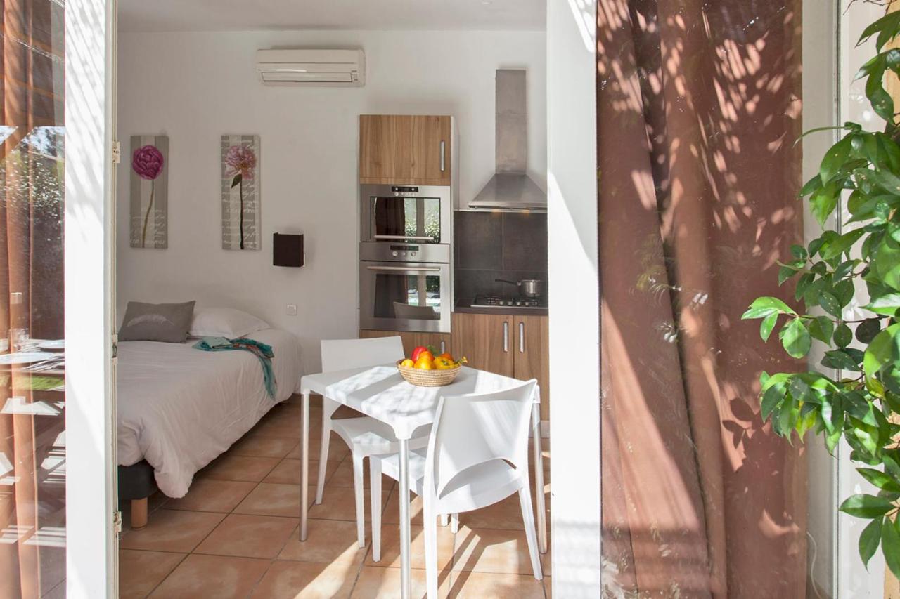 Villa location pour 2 personnes Amarylis à Calvi avec jardin piscine barbecue Extérieur photo