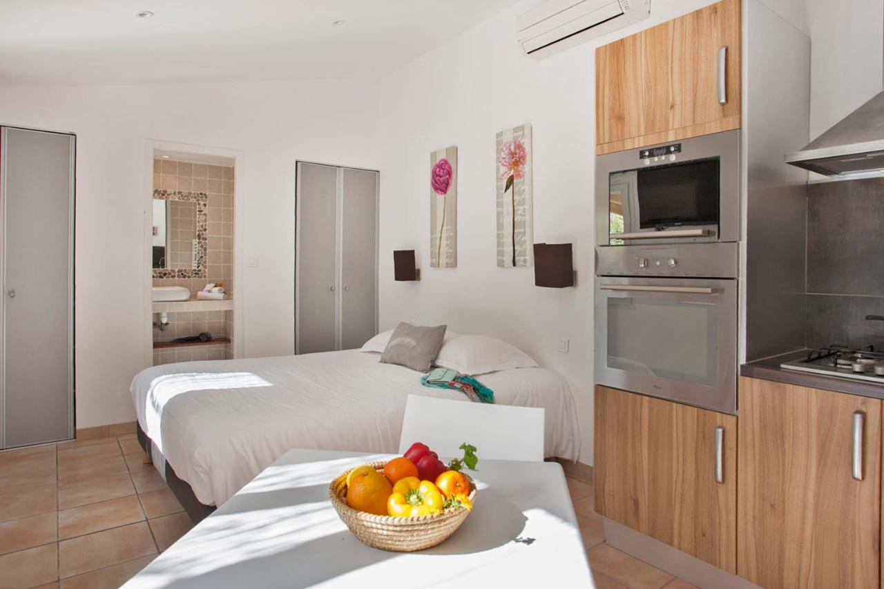 Villa location pour 2 personnes Amarylis à Calvi avec jardin piscine barbecue Extérieur photo